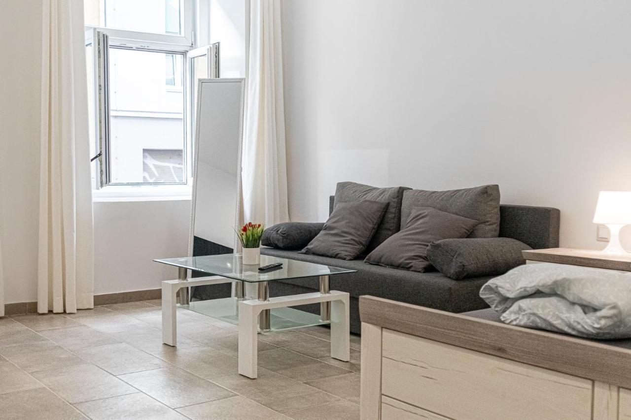 9 Min From City Center - Beautiful Studio Near U1 Reumannplatz Bécs Kültér fotó
