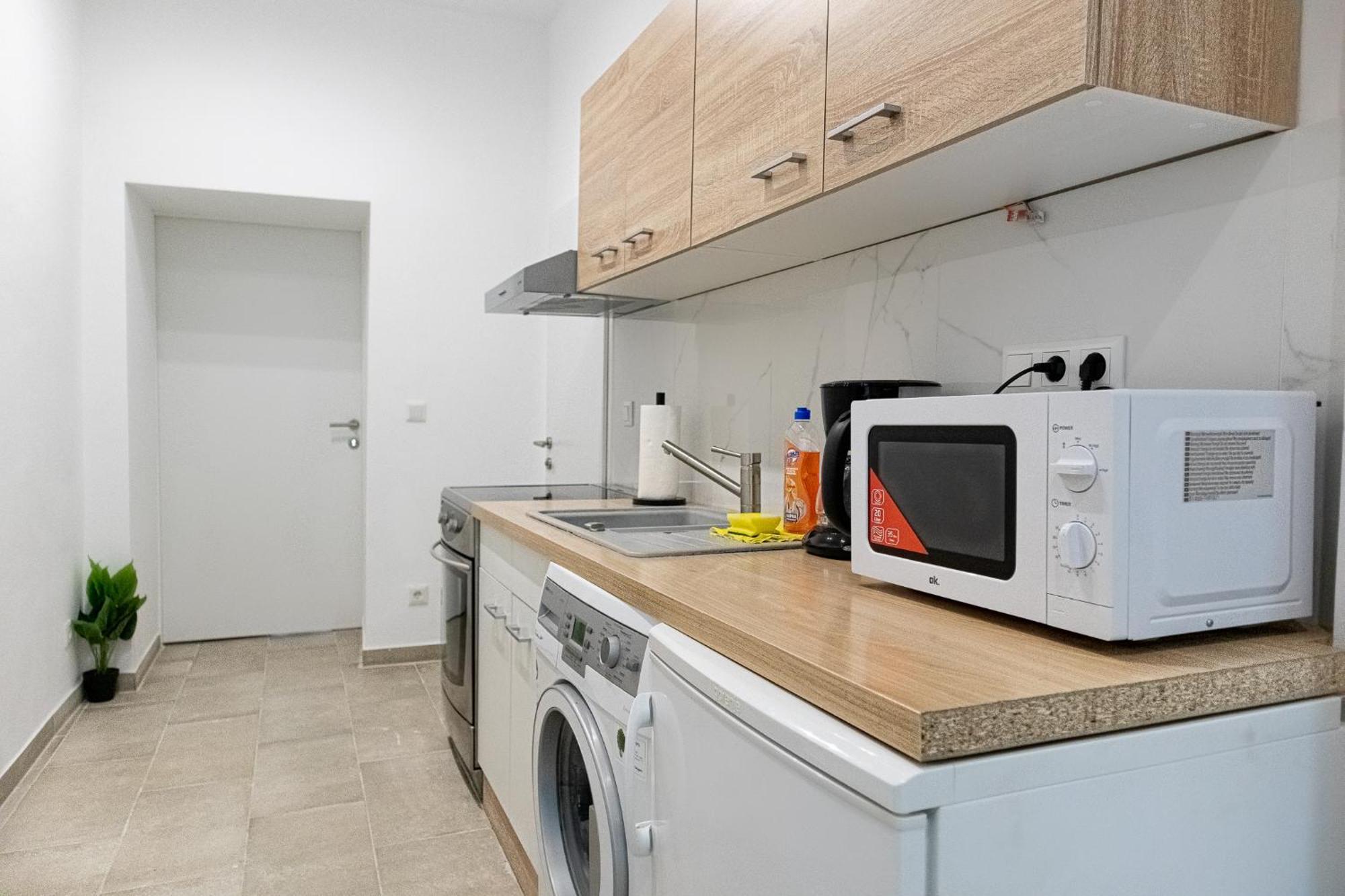 9 Min From City Center - Beautiful Studio Near U1 Reumannplatz Bécs Kültér fotó